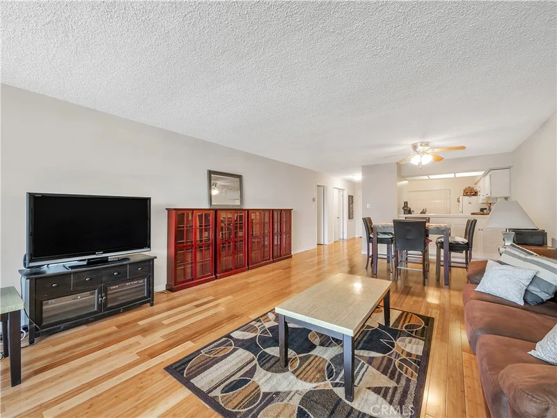 4505 California #201, Long Beach, CA 90807