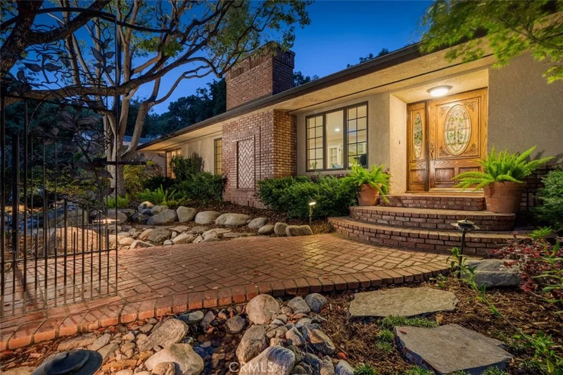 118 Crescent Glen, Glendora, CA 91741