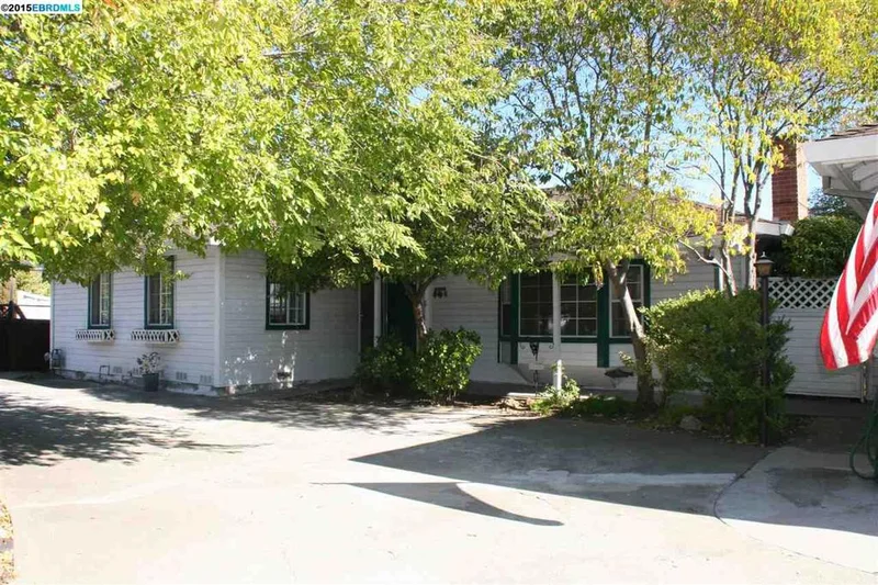 102 Arroyo Drive, Danville, CA 94526