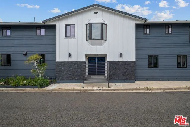 2545 Medlow, Los Angeles, CA 90041