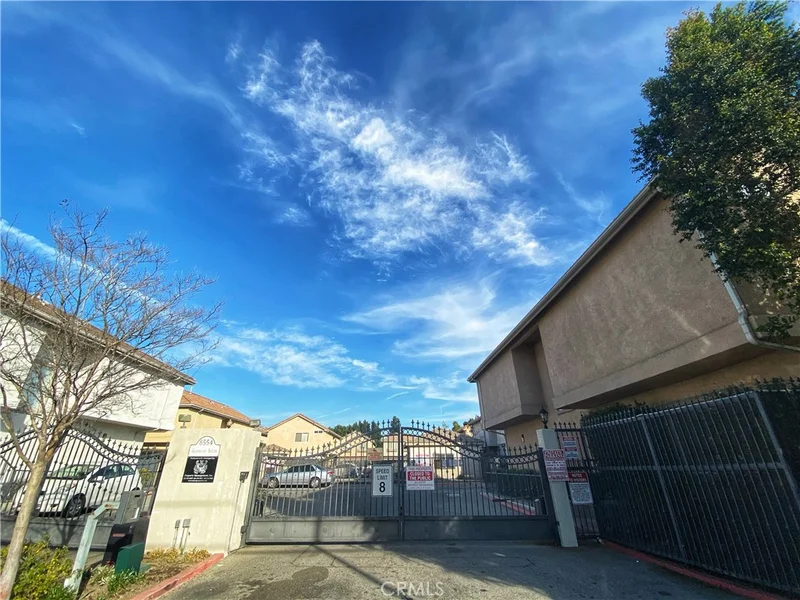 8554 Burnet #111, North Hills, CA 91343