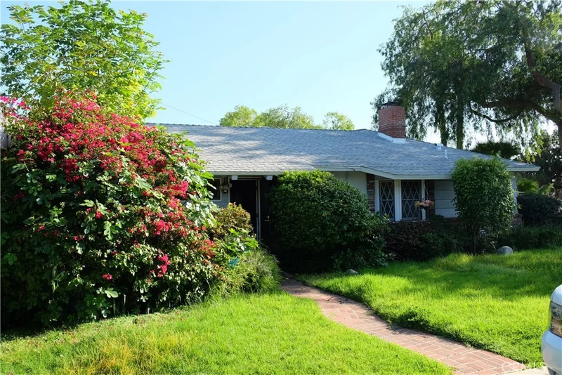 230 Poinsettia, Monrovia, CA 91016