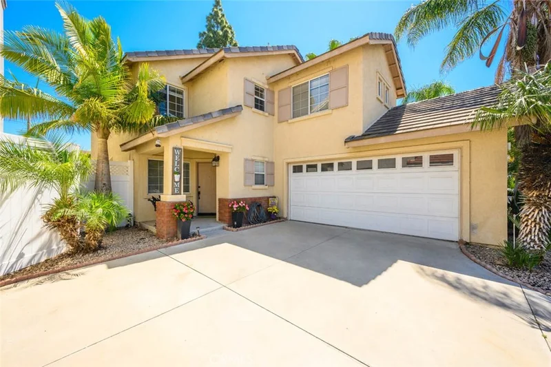 905 Primrose Lane, Corona, CA 92880
