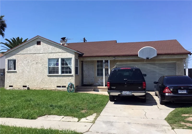 911 Broadacres, Compton, CA 90220
