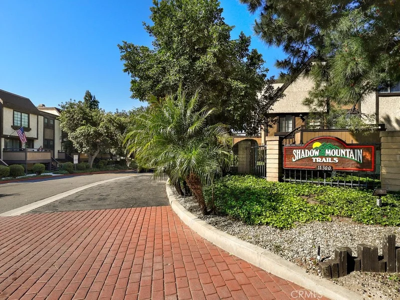 11300 Foothill #33, Sylmar, CA 91342