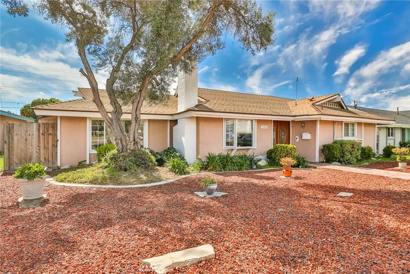 5592 Edinger, Huntington Beach, CA 92649