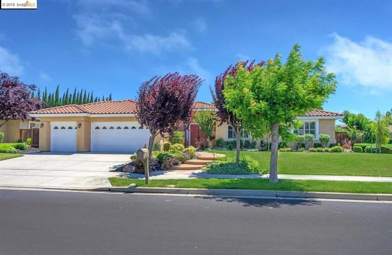 880 Portofino Dr., Brentwood, CA 94513