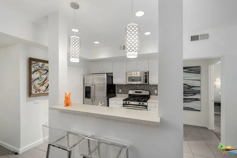 1010 Palm Canyon #102, Palm Springs, CA 92264