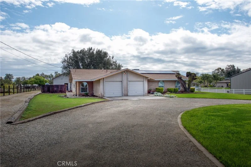 5602 N Mccall Avenue, Clovis, CA 93619