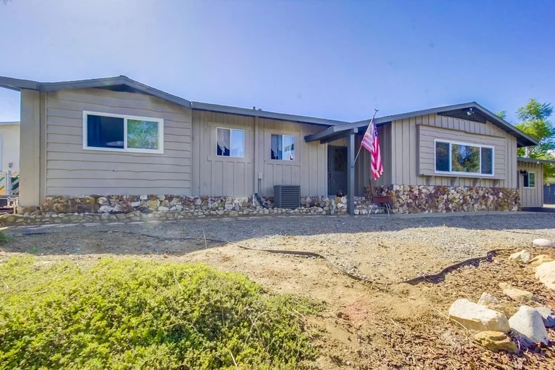 8920 Lakeview Road, Lakeside, CA 92040