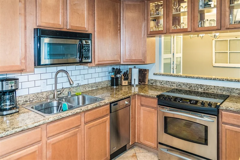 860 Turquoise #327, San Diego, CA 92109