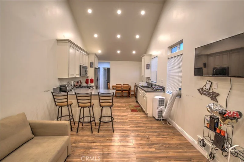 2546 Pasadena, Long Beach, CA 90806
