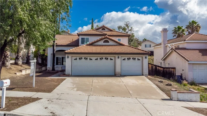 523 Clinton, Corona, CA 92879