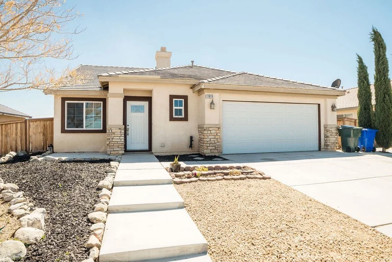 11819 Far Hills Lane, Victorville, CA 92392