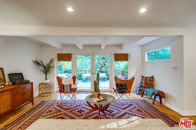 8461 Kirkwood, Los Angeles, CA 90046