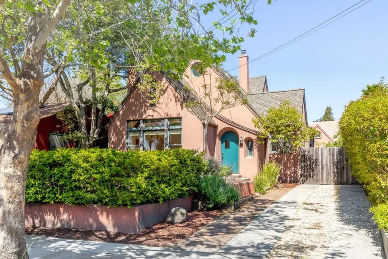1124 King, Santa Cruz, CA 95060