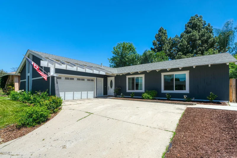 2290 Bigelow, Simi Valley, CA 93065