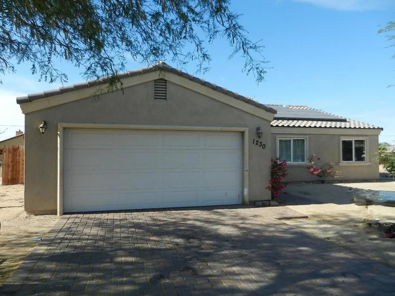 1230 Arctic, Thermal, CA 92274