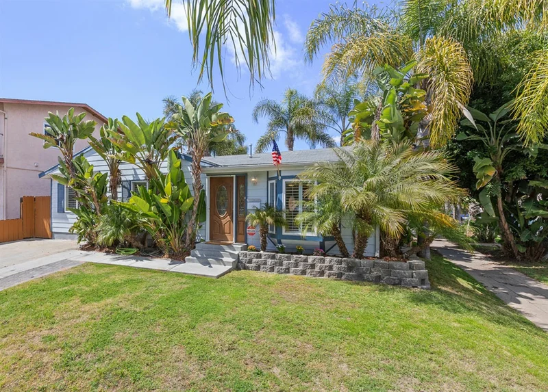 1878 Diamond St, San Diego, CA 92109