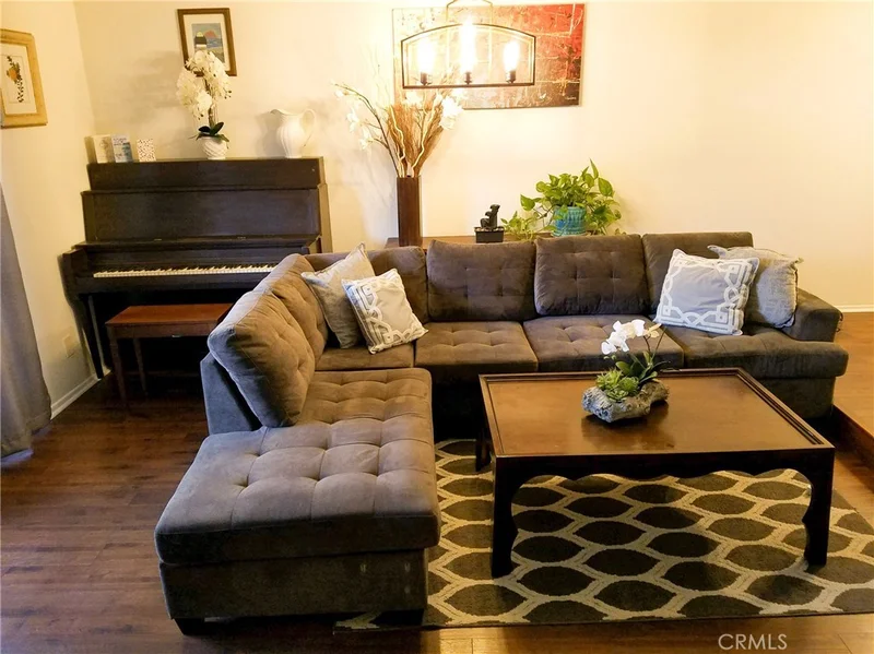 904 Arrow #E, Upland, CA 91786