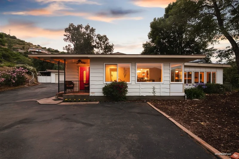 11820 Hi Ridge Rd, Lakeside, CA 92040