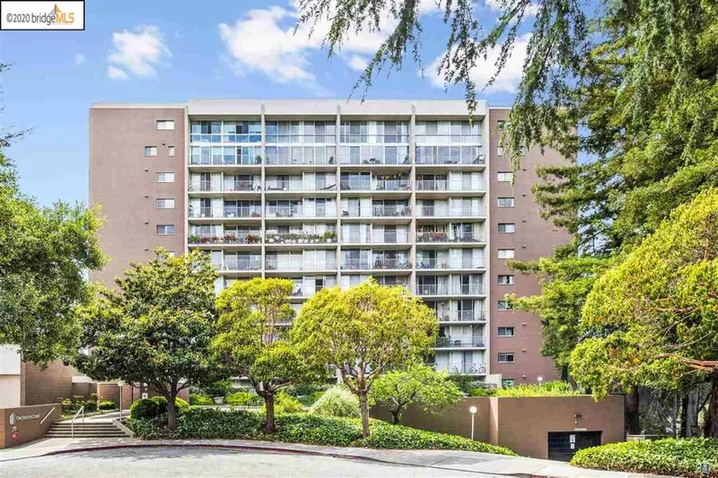 1 Kelton Ct #8D, Oakland, CA 94611