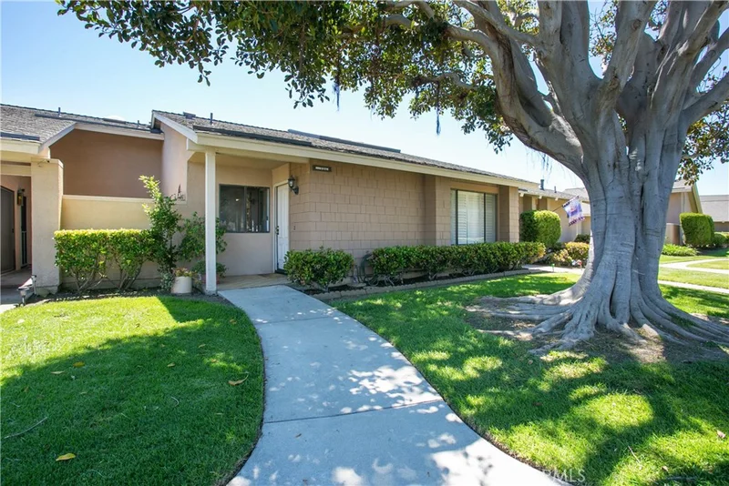 8855 Sutter #516B, Huntington Beach, CA 92646