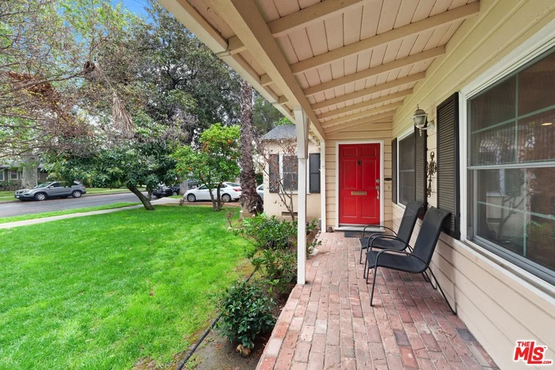 5117 Varna, Sherman Oaks, CA 91423