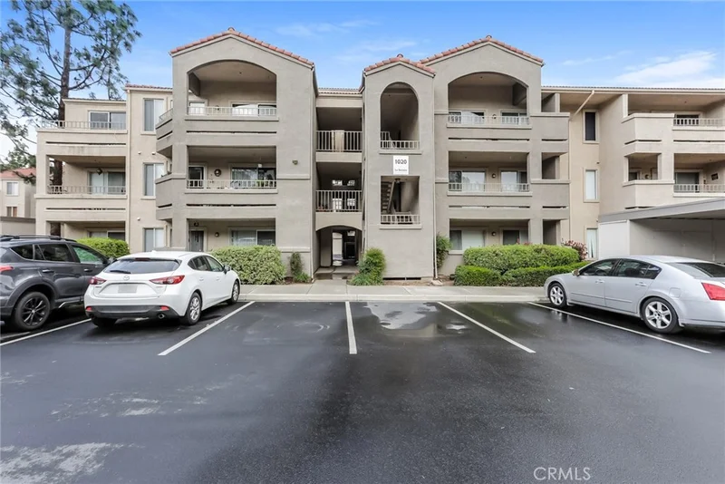 1020 La Terraza #307, Corona, CA 92879