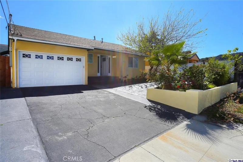 10442 Jardine, Sunland, CA 91040