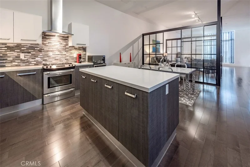 433 Pine #301, Long Beach, CA 90802