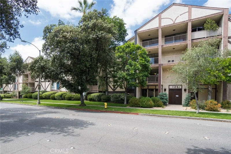 125 Allen #118, Pasadena, CA 91106