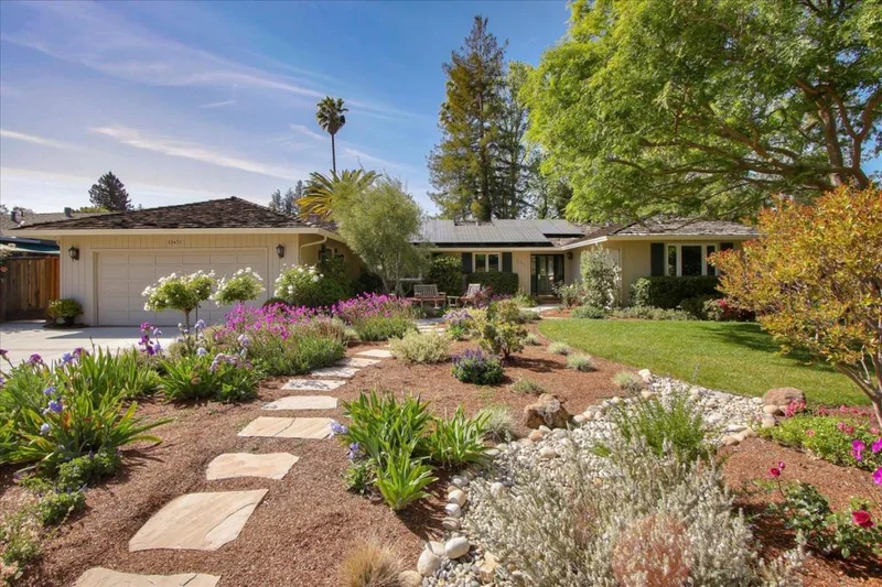 12471 Radoyka, Saratoga, CA 95070