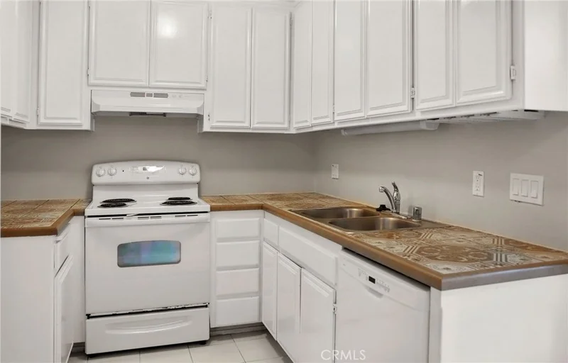 1235 Parker #2G, San Diego, CA 92109