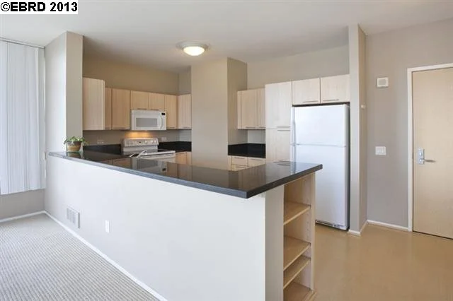 1 Lakeside Dr #504, Oakland, CA 94612-4609