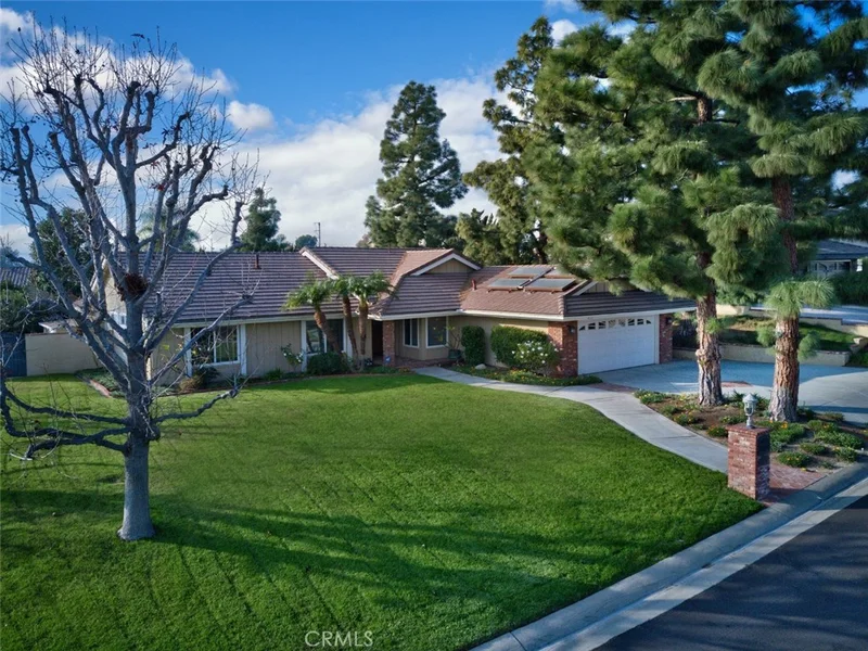 4331 La Cuesta, Yorba Linda, CA 92886