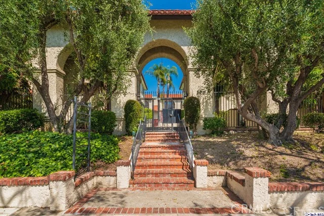 300 Isabel #7, Glendale, CA 91206