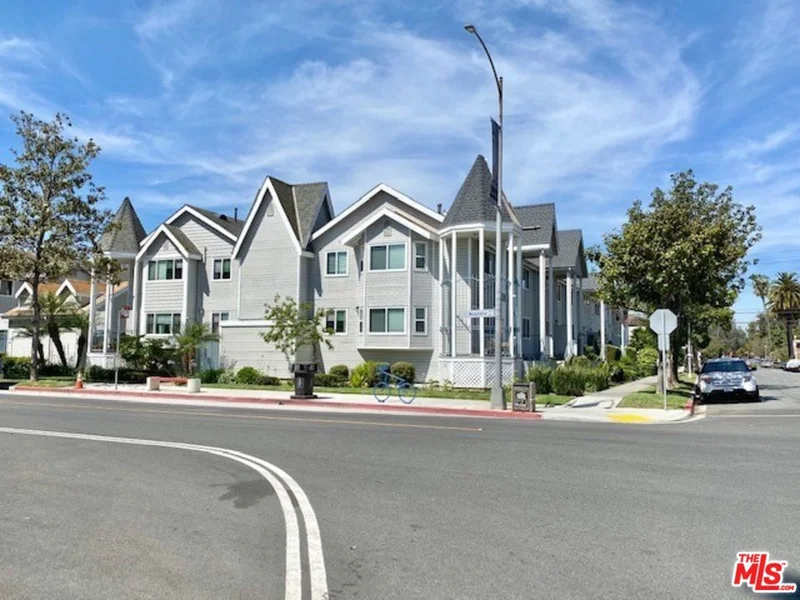 863 Magnolia, Long Beach, CA 90813