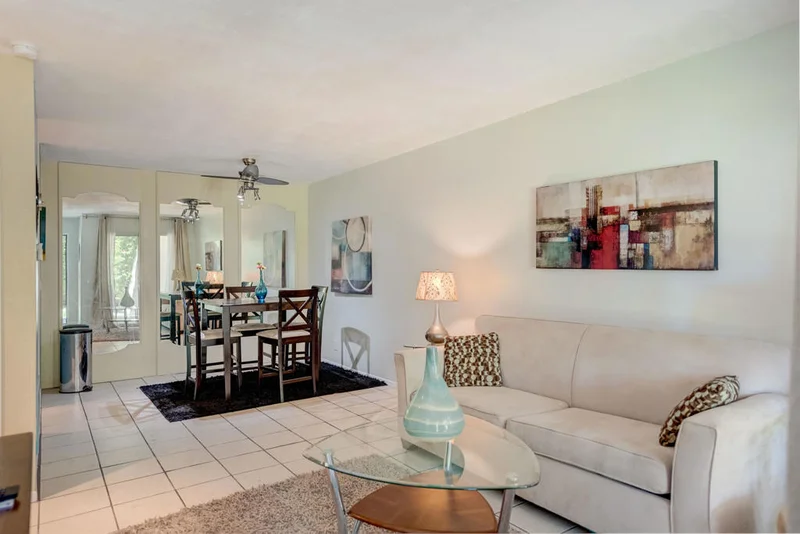 420 Villa Ct #101, Palm Springs, CA 92262