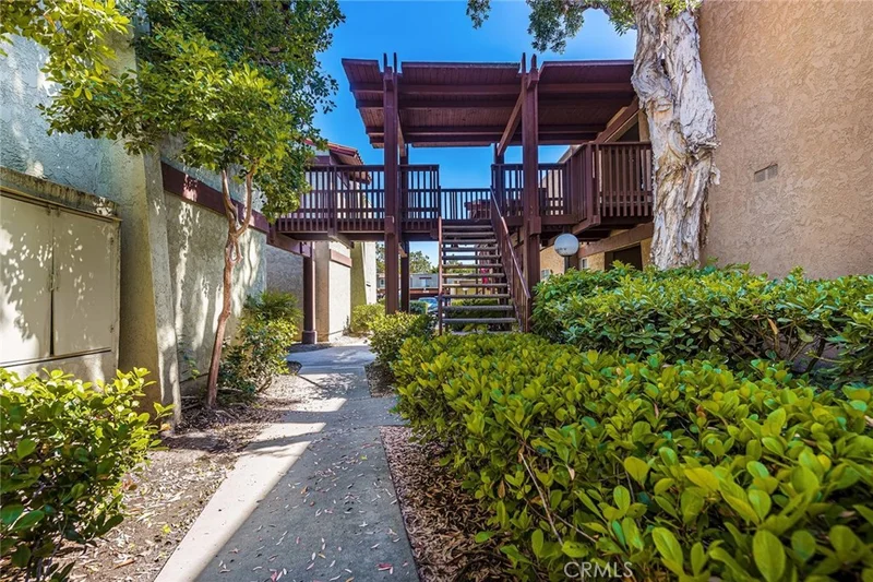 1000 Macarthur #20, Santa Ana, CA 92707