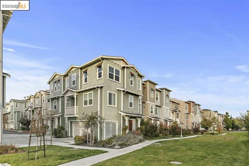 2705 Jetty Dr, Richmond, CA 94804