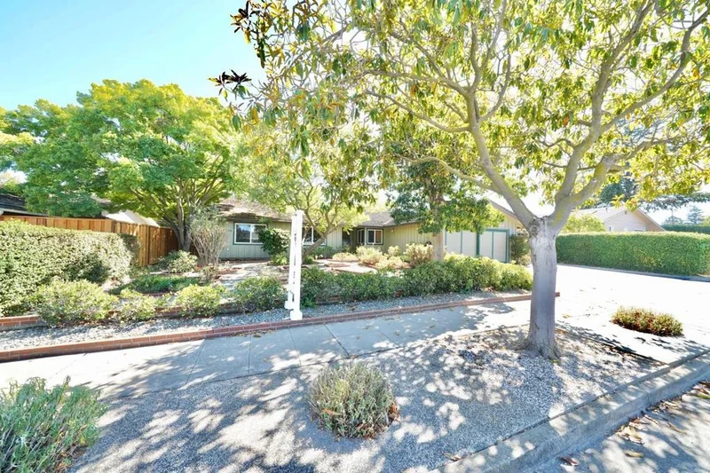 876 Cascade, Sunnyvale, CA 94087