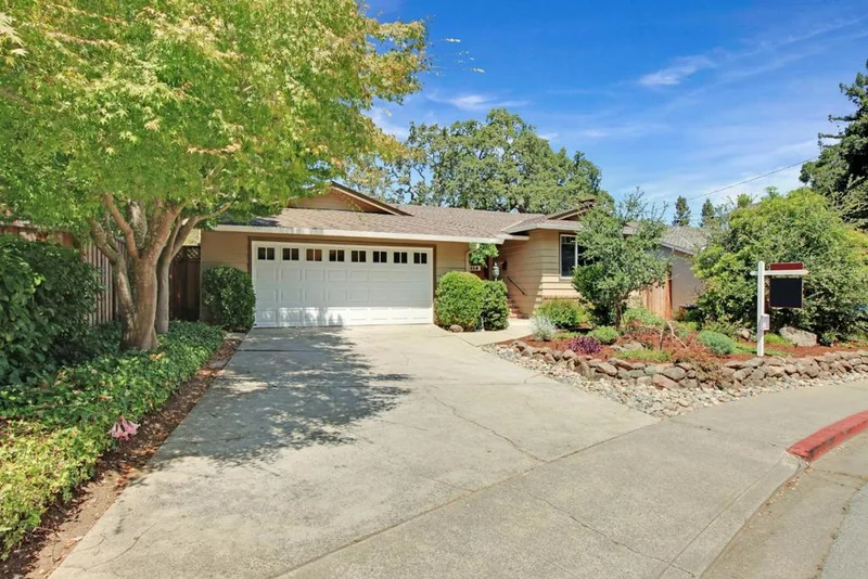 116 Windsor, San Carlos, CA 94070