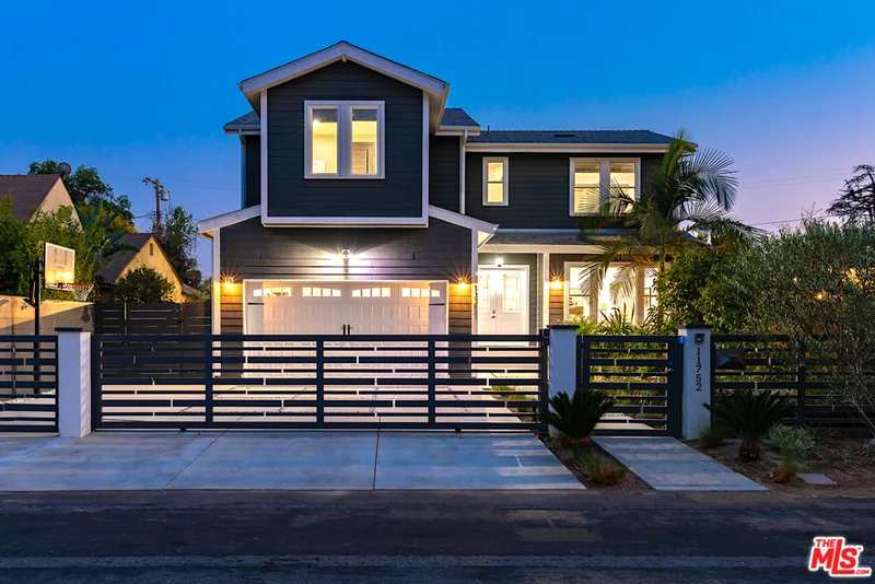 11752 Huston, Valley Village, CA 91607