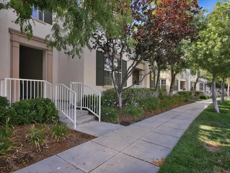 27044 Victoria #99, Valencia, CA 91355