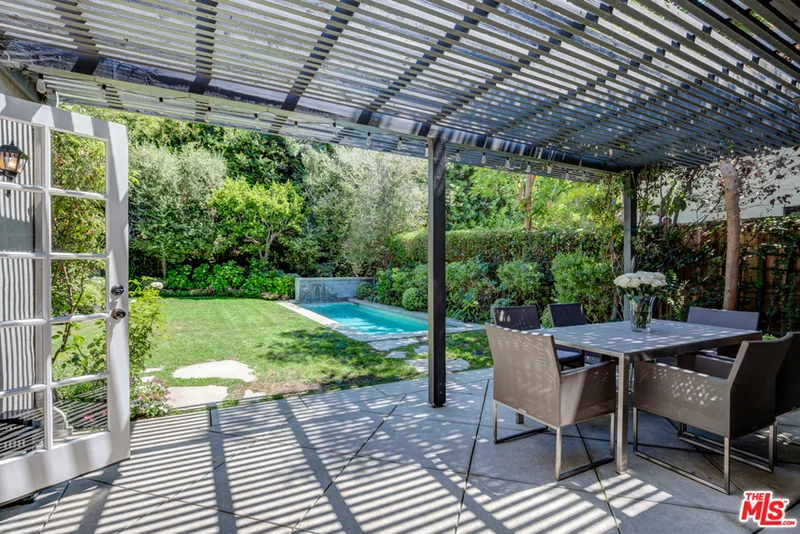 626 Las Palmas, Los Angeles, CA 90004