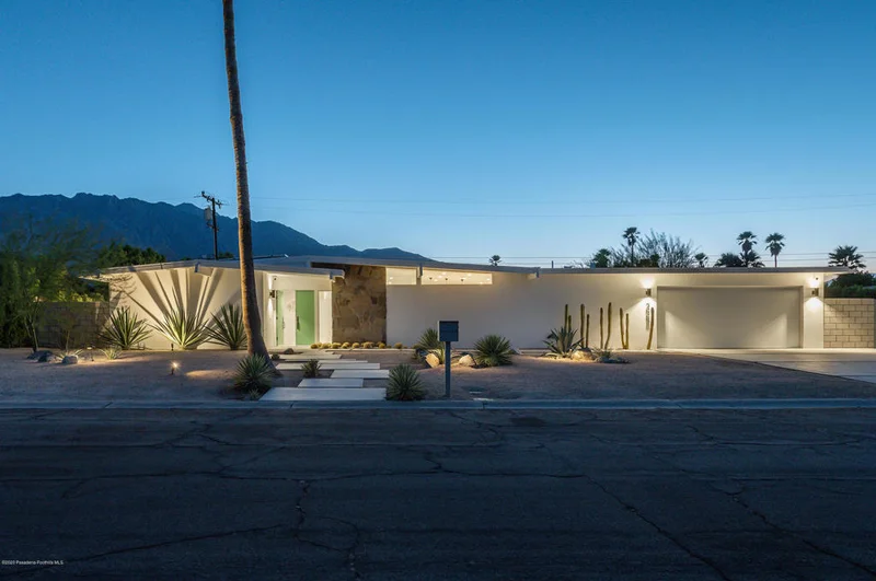 2995 Chuperosa, Palm Springs, CA 92262