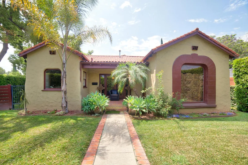2270 Del Mar, Pasadena, CA 91107