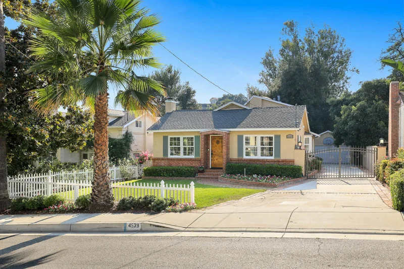 4539 Palm, La Canada Flintridge, CA 91011