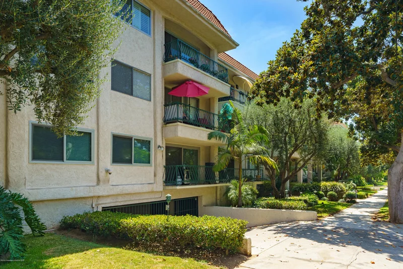 420 Madison #207, Pasadena, CA 91101